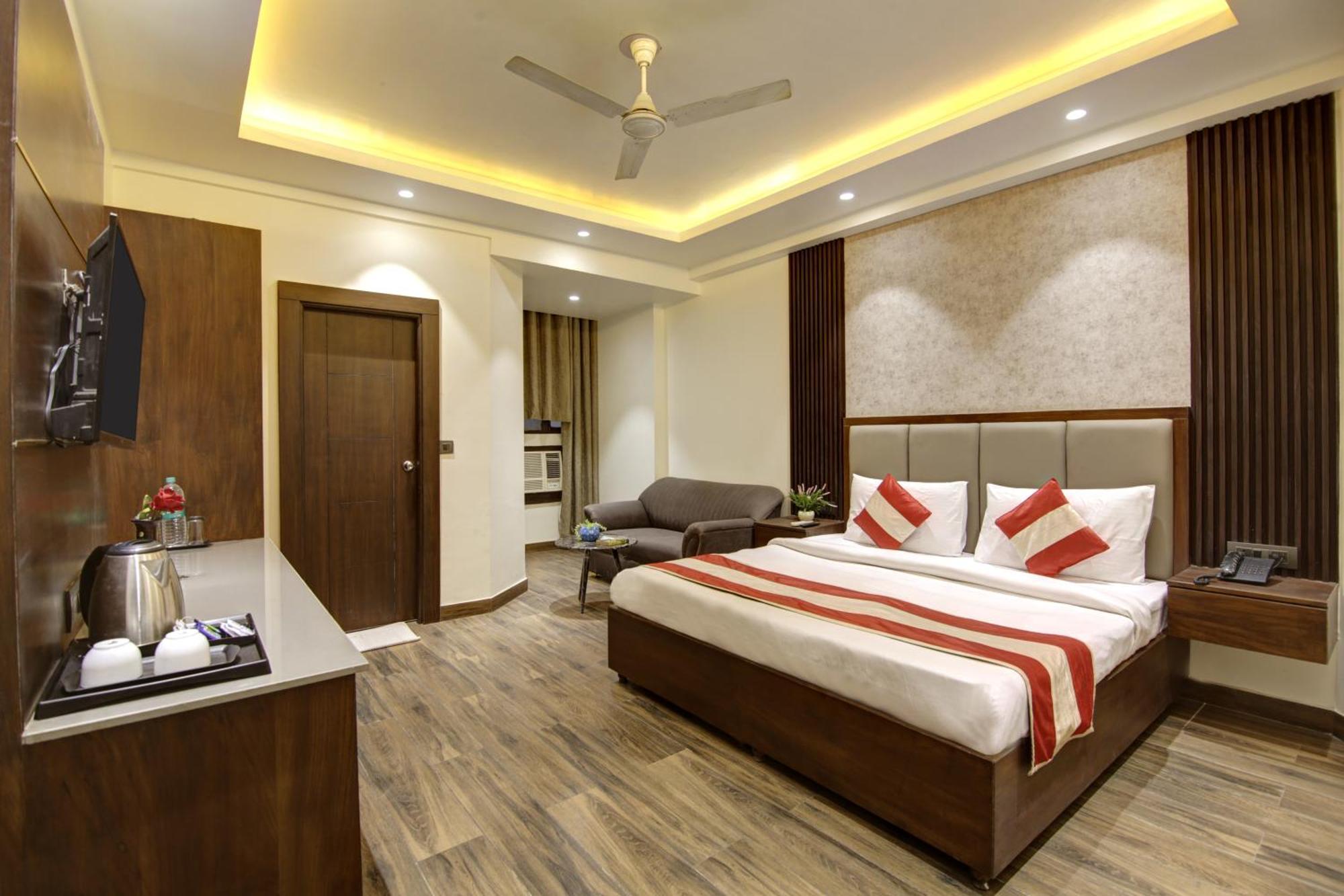 Hotel Kashish Plaza - 5 Mins From Metro Station Delhi  Dış mekan fotoğraf