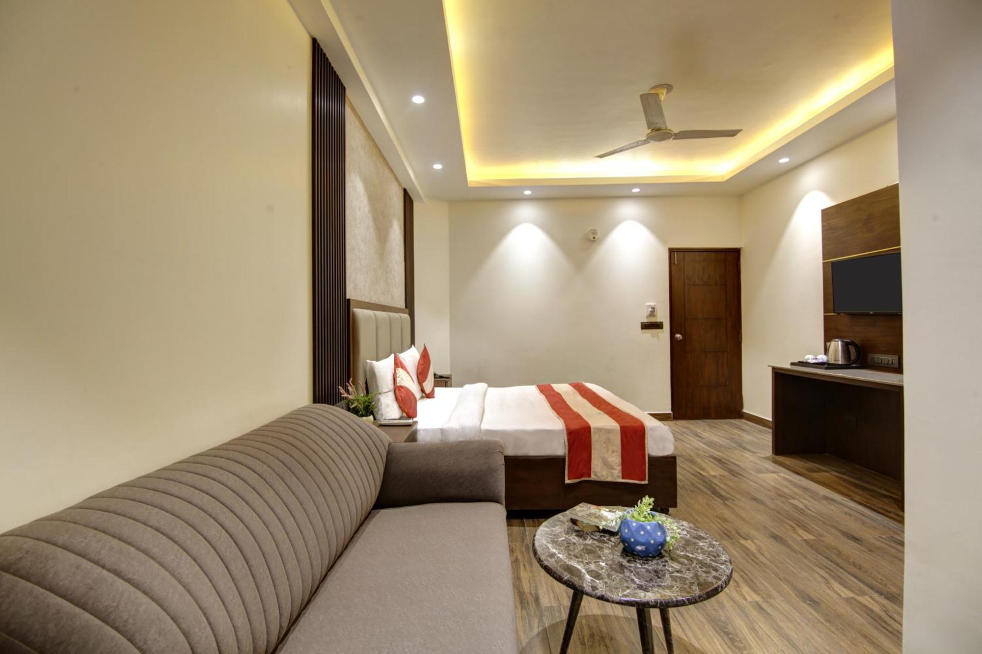 Hotel Kashish Plaza - 5 Mins From Metro Station Delhi  Dış mekan fotoğraf