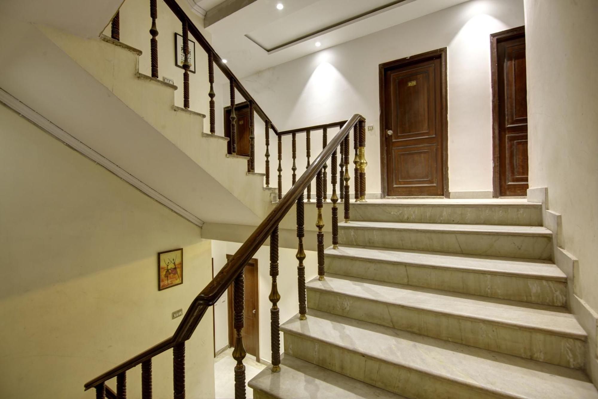 Hotel Kashish Plaza - 5 Mins From Metro Station Delhi  Dış mekan fotoğraf