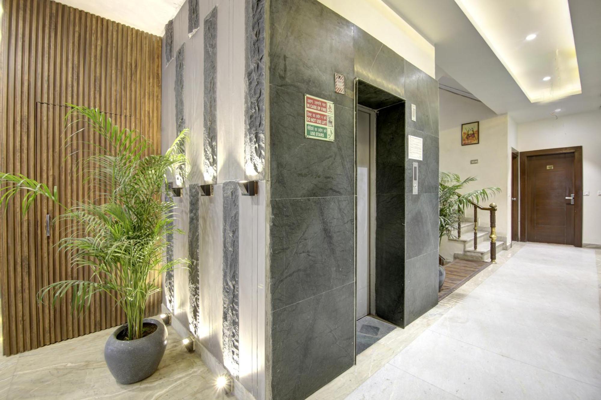 Hotel Kashish Plaza - 5 Mins From Metro Station Delhi  Dış mekan fotoğraf