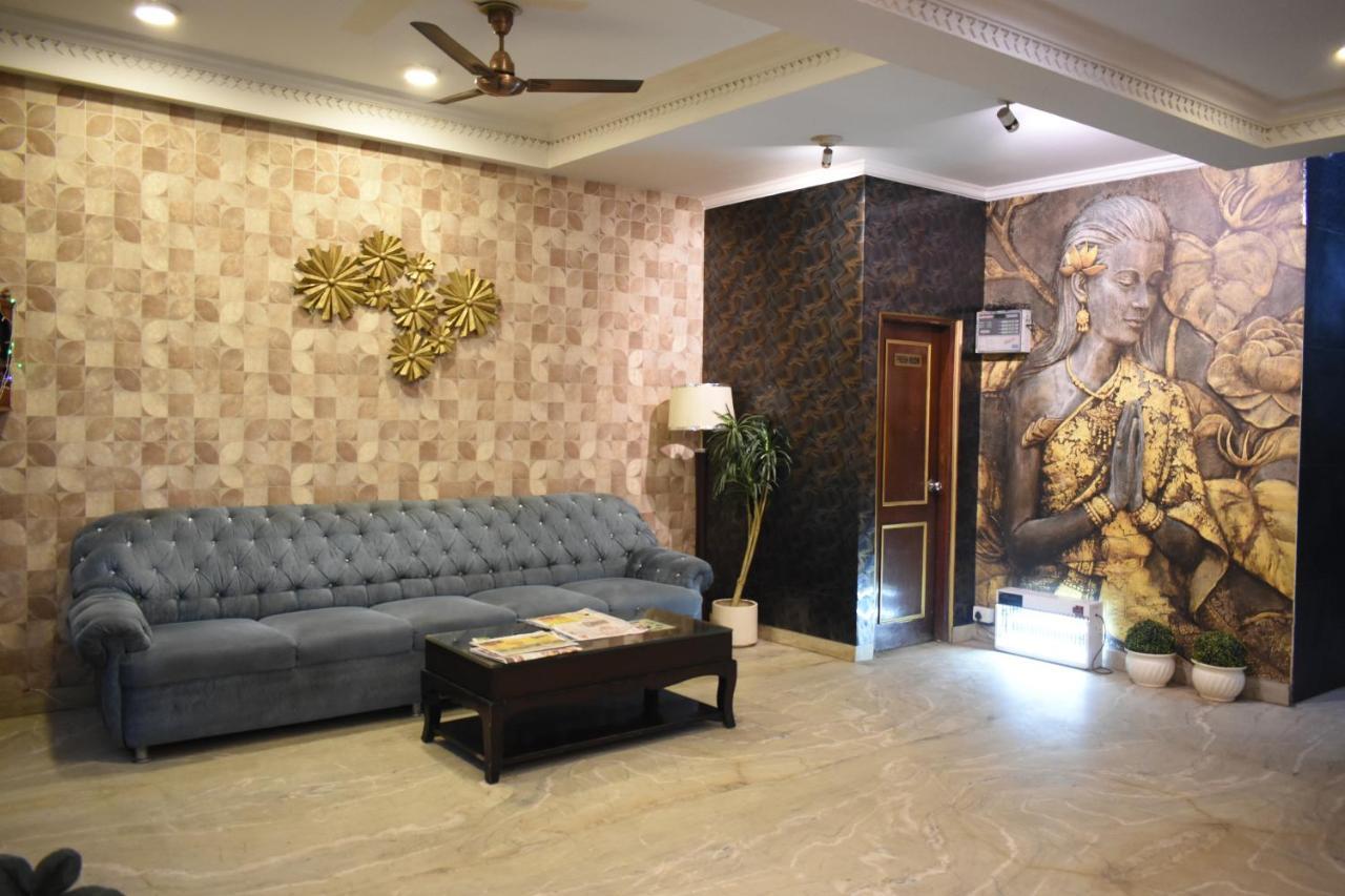 Hotel Kashish Plaza - 5 Mins From Metro Station Delhi  Dış mekan fotoğraf